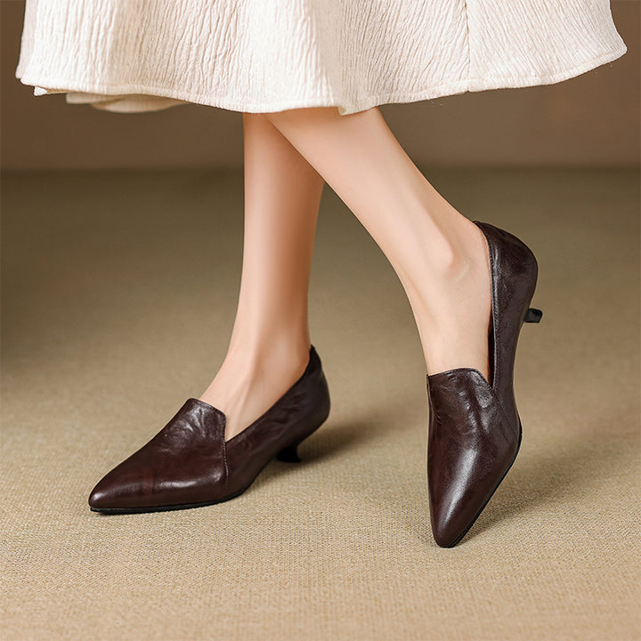 Escarpins à talon kitten pointu en cuir de mouton, chaussures de bureau à enfiler en noir/marron