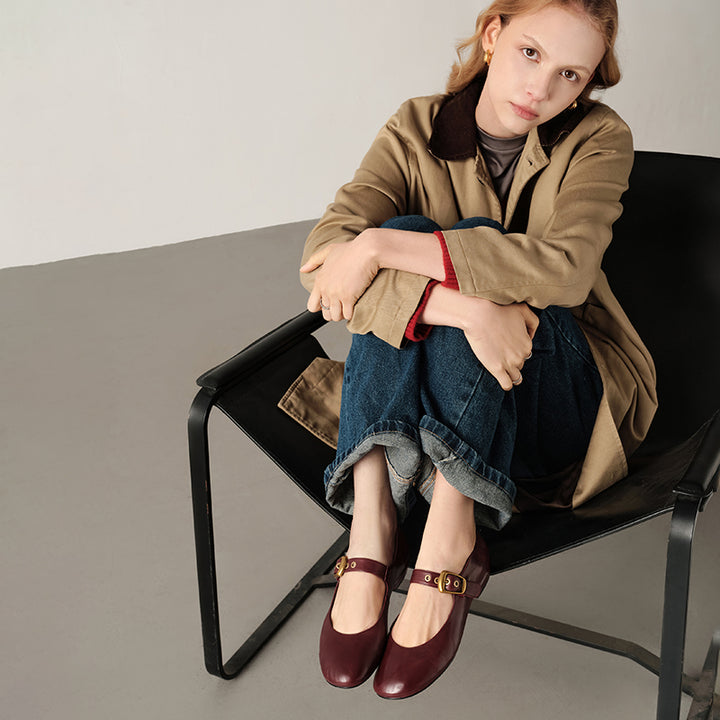 Chaussures Mary Jane à boucle en cuir de vachette faites à la main en noir/rouge vin