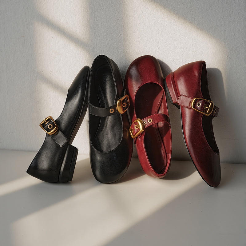 Chaussures Mary Jane à boucle en cuir de vachette faites à la main en noir/rouge vin