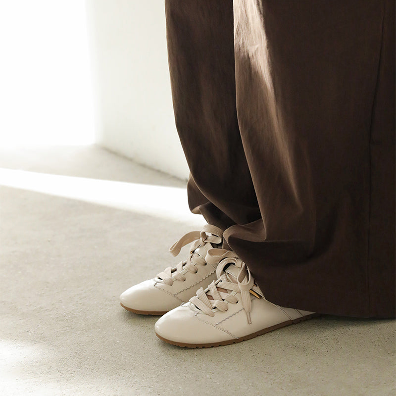 Ballerines Mary Jane style entraîneur allemand rétro, chaussures en cuir à bride de cheville en marron/beige/rouge