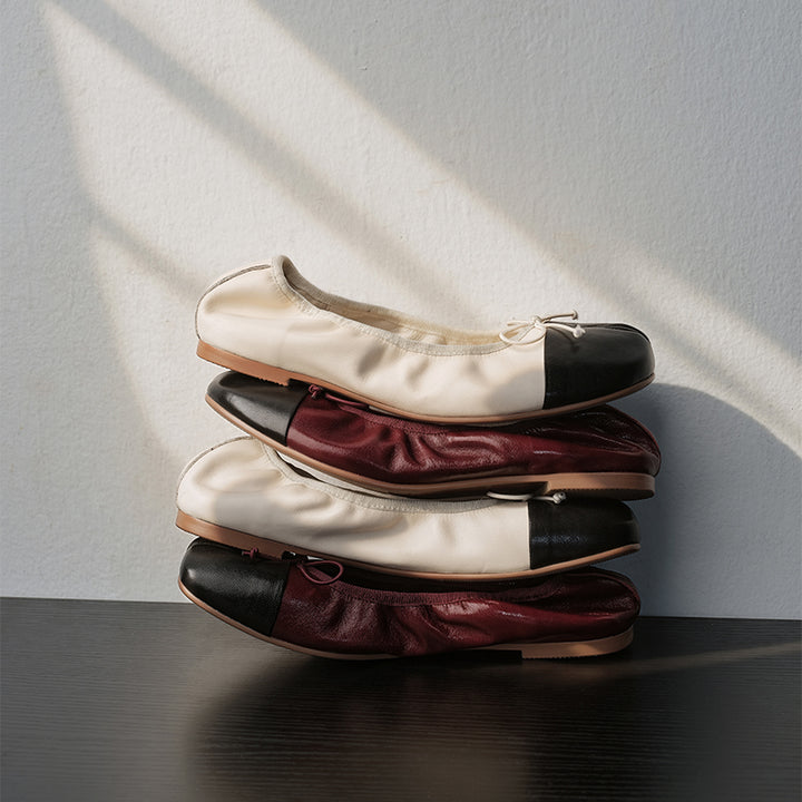 Ballerines Tabi à bout fendu avec nœud, chaussures en cuir de mouton faites à la main en rouge vin/beige
