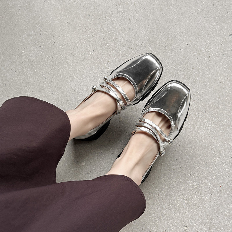 Chaussures Mary Jane à triple sangle en cuir de vache souple pour femmes en argent/beige