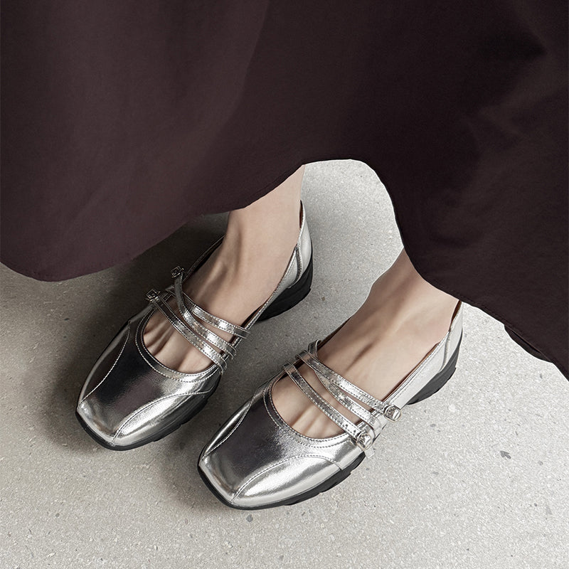 Chaussures Mary Jane à triple sangle en cuir de vache souple pour femmes en argent/beige