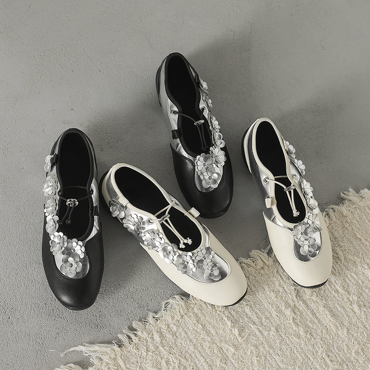 Mary Janes en cuir de vache avec appliqué floral 3D élégant pour femmes en blanc/noir