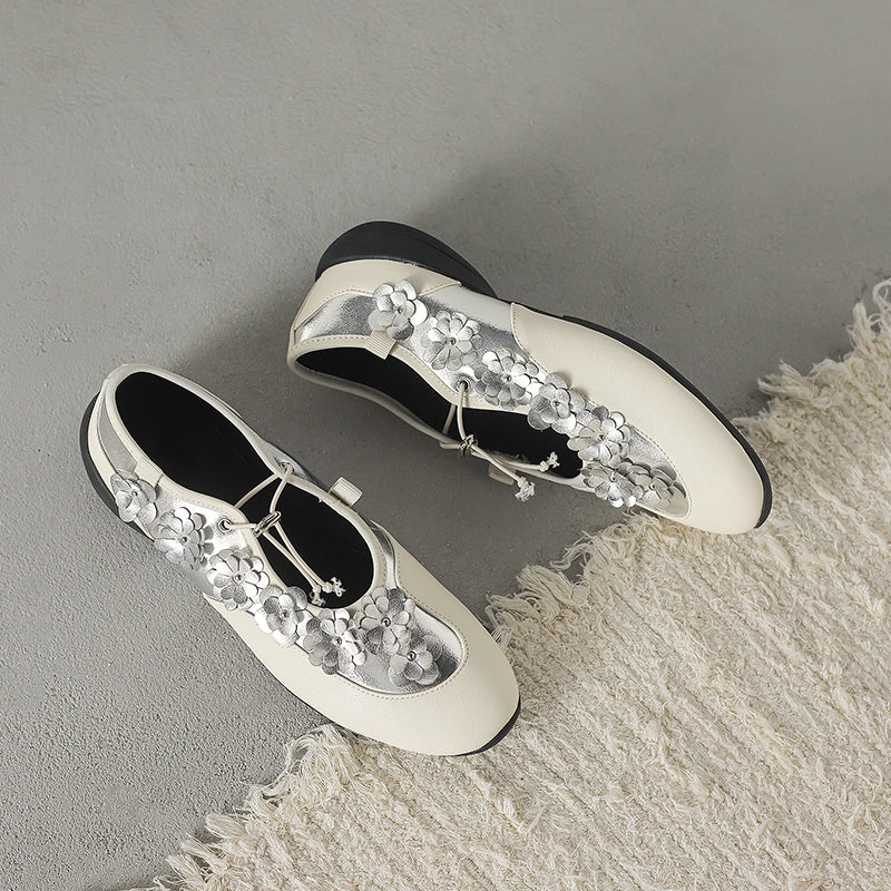 Mary Janes en cuir de vache avec appliqué floral 3D élégant pour femmes en blanc/noir