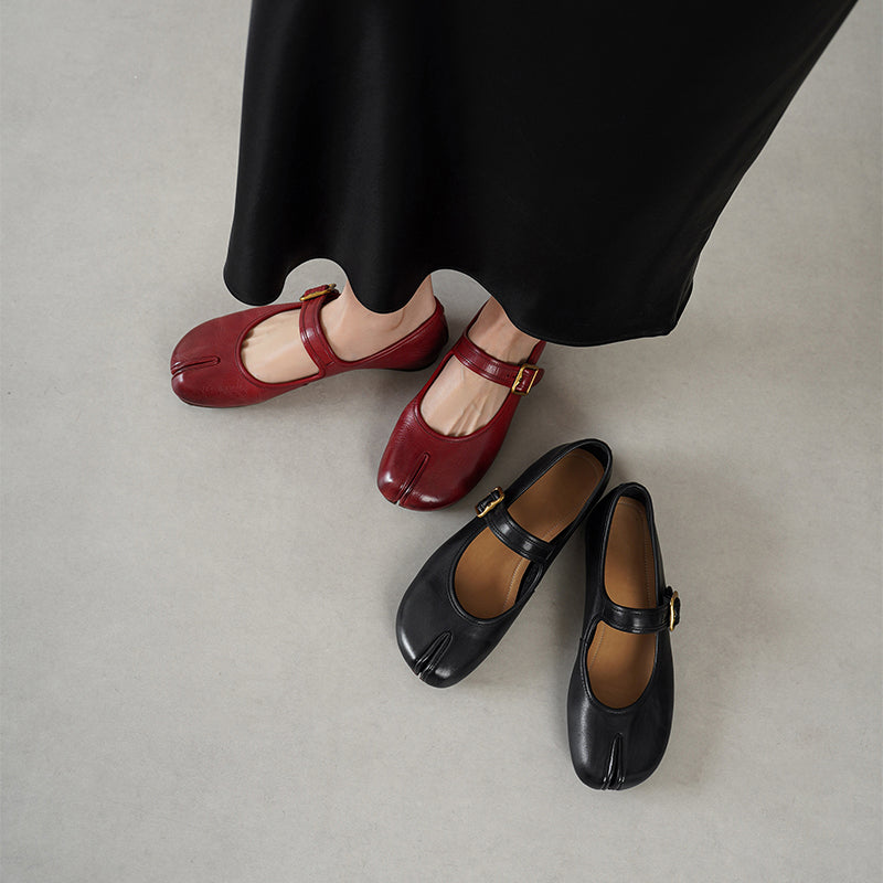 Ballerines Mary Jane en cuir lavé à bout fendu Tabi fait main en noir/rouge
