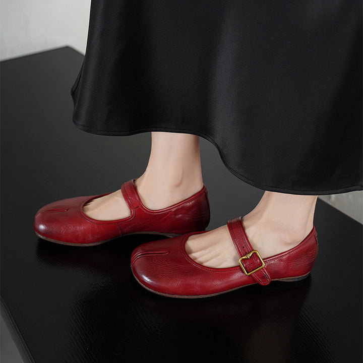 Ballerines Mary Jane en cuir lavé à bout fendu Tabi fait main en noir/rouge