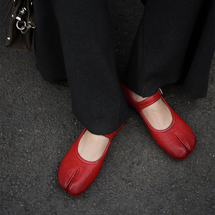 Ballerines Mary Jane en cuir de cheval lavé à bout fendu Tabi fait main en noir/rouge/marron/abricot