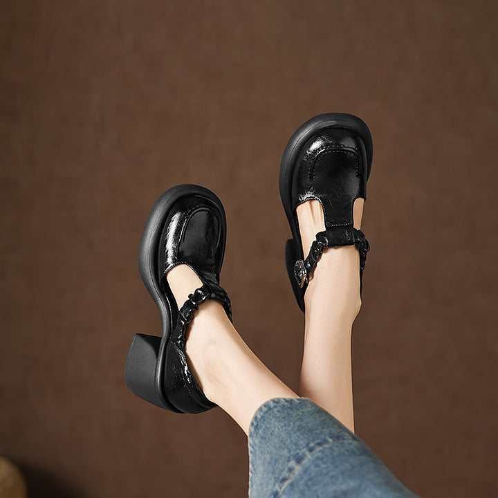 Talons Mary Jane T-Strap vintage froncés de 80 mm avec plateforme chunky en rouge vin/noir