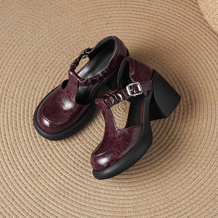 Talons Mary Jane T-Strap vintage froncés de 80 mm avec plateforme chunky en rouge vin/noir