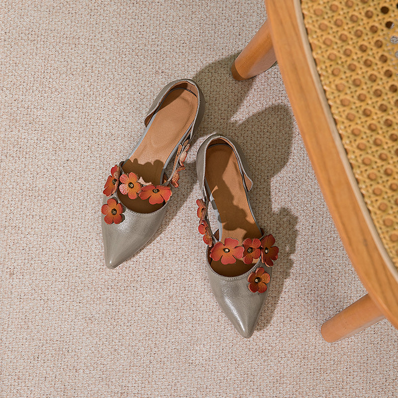Pompes à talon kitten à bout pointu avec embellissement floral 3D, chaussures élégantes vintage en gris