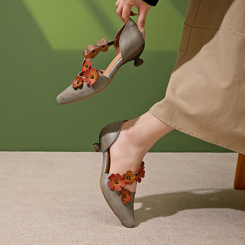 Pompes à talon kitten à bout pointu avec embellissement floral 3D, chaussures élégantes vintage en gris