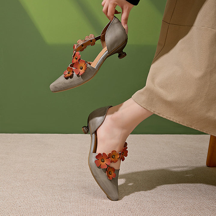 Pompes à talon kitten à bout pointu avec embellissement floral 3D, chaussures élégantes vintage en gris