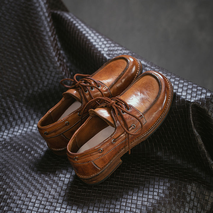 Chaussures bateau vintage style britannique en cuir de cheval fait main à lacets pour le quotidien en noir/ambre