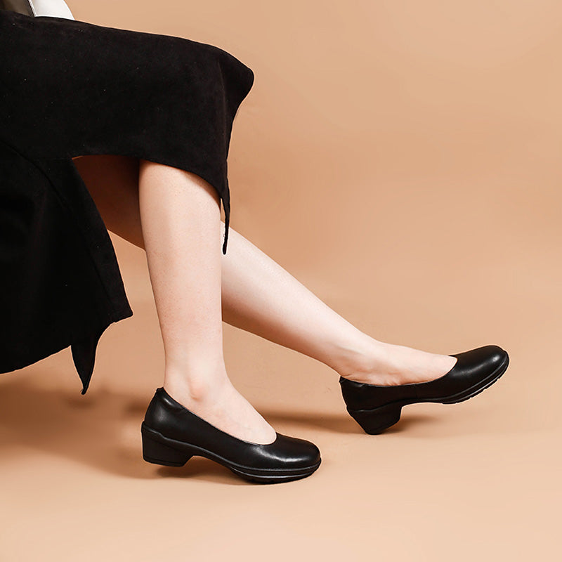 Escarpins en cuir faits main minimalistes pour le bureau en beige/noir pour femmes