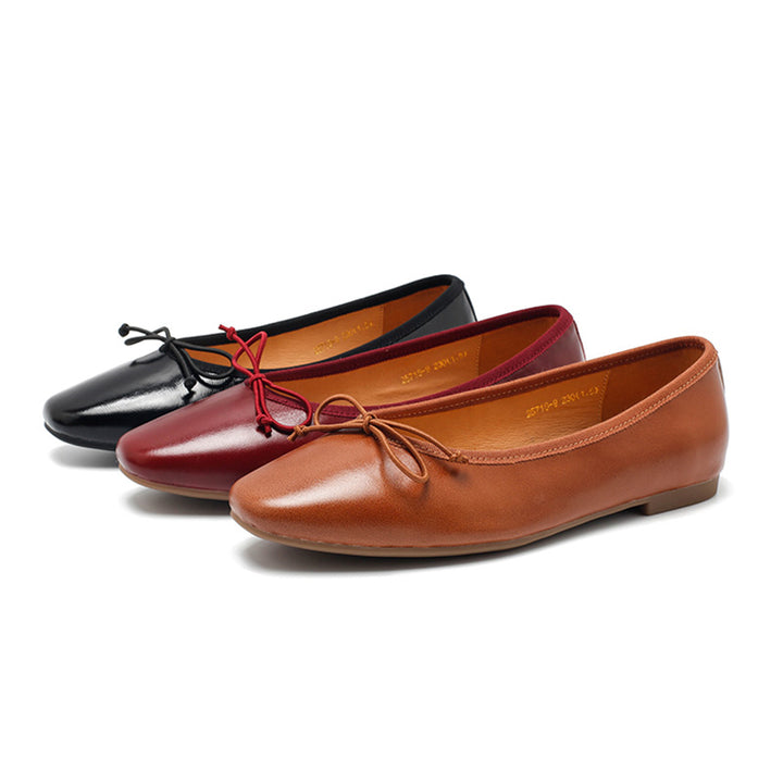 Ballerines en cuir de vache huilé à bout carré faites main pour femmes en rouge/noir/marron