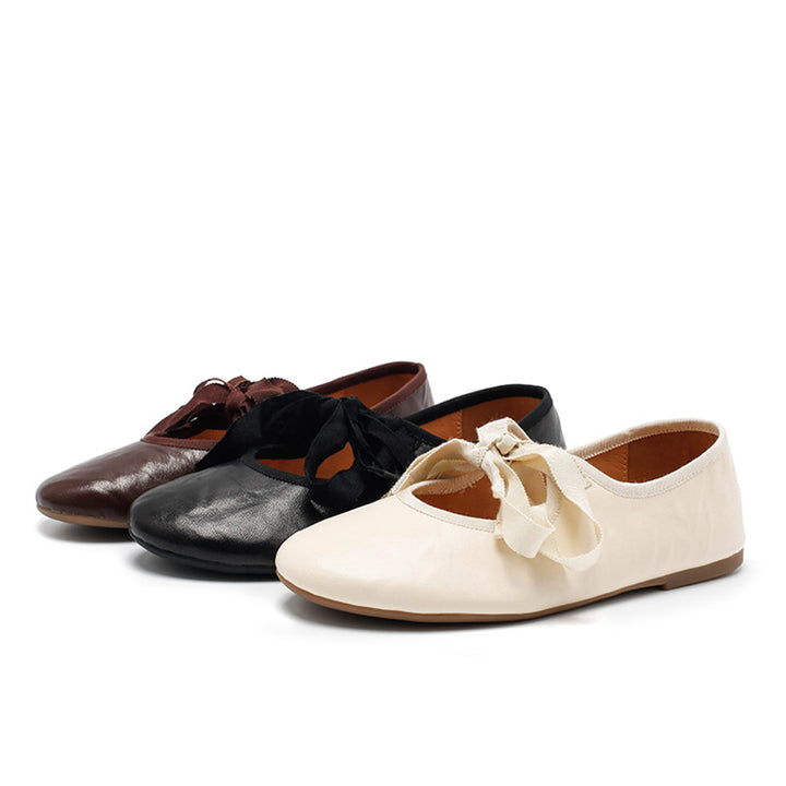 Ballerines en cuir souple faites à la main avec nœud en ruban en beige/noir/café