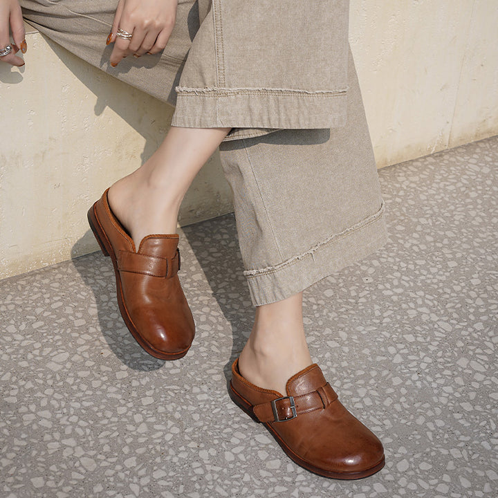 Mules en cuir de cheval lavé faites à la main pour femmes en marron/noir