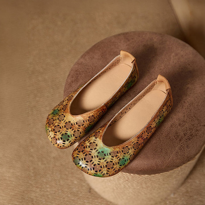 Mocassins en cuir perforé rétro Boho à enfiler pour femmes en marron/gris