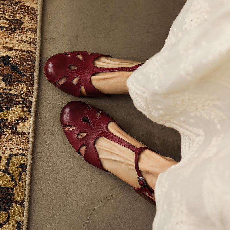 Sandales Mary Jane en cuir à bout fermé vintage avec découpes T-Strap en beige/noir/rouge vin