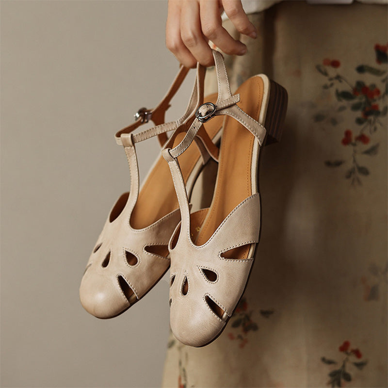 Sandales Mary Jane en cuir à bout fermé vintage avec découpes T-Strap en beige/noir/rouge vin