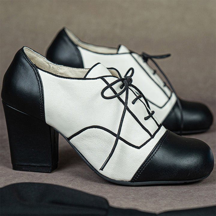 Victorian Handmade Two-Tone Oxford Shoes Vintage Lace-Up Lolita Cosplay Heels in Black and White