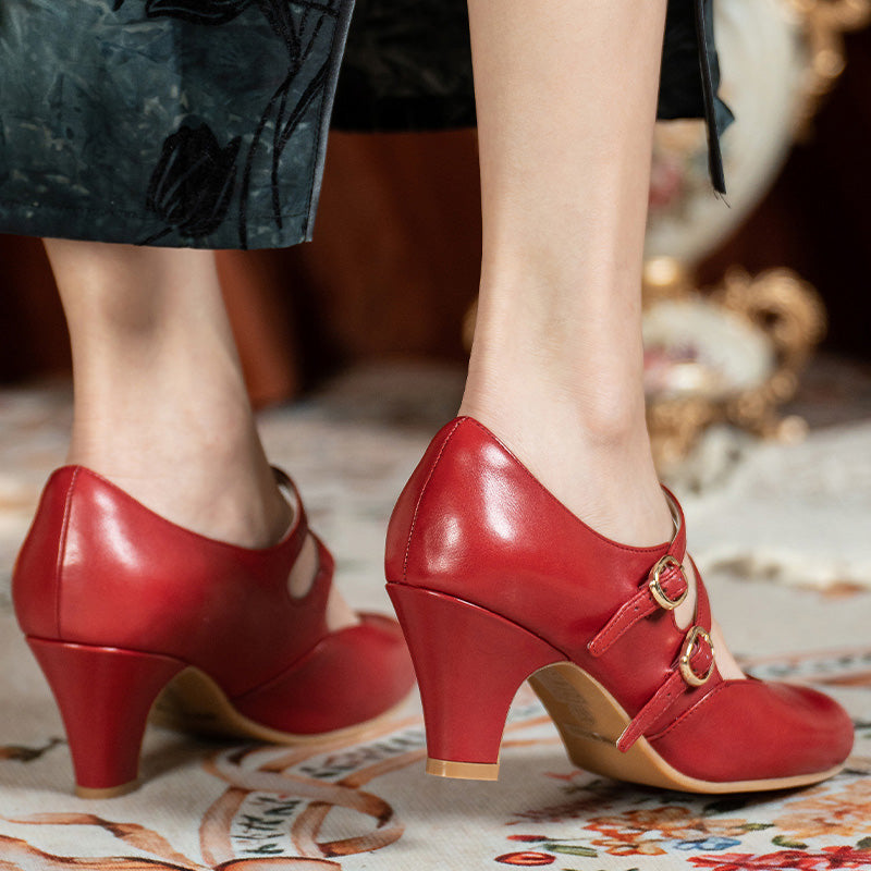 Pompes Mary Jane à double bride en cuir ciré vintage faites à la main en rouge/rouge vin/cognac