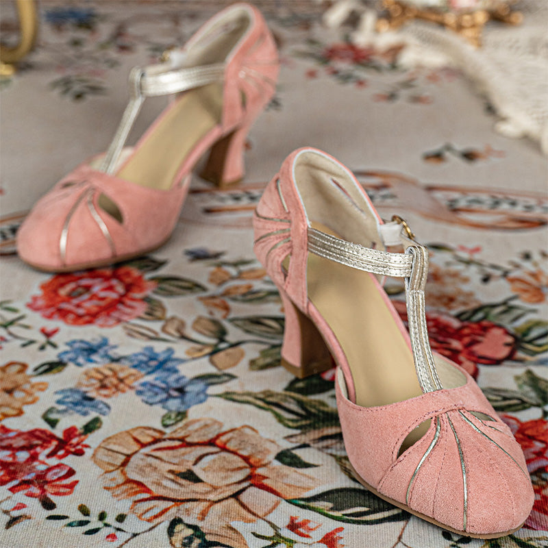 Pompes Mary Jane à talon bloc en cuir suédé faites à la main avec découpes T-Strap en rose