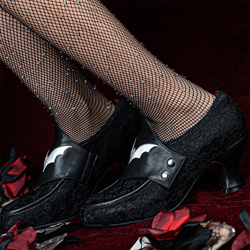 Escarpins en Cuir Brodés de Chauve-Souris Gothiques Faits Main, Talons de Sorcière Vintage pour Femmes en Noir