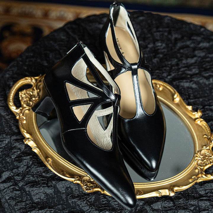 Escarpins Mary Jane Faits Main Vintage en Cuir Ciré Découpé avec T-Strap en Noir