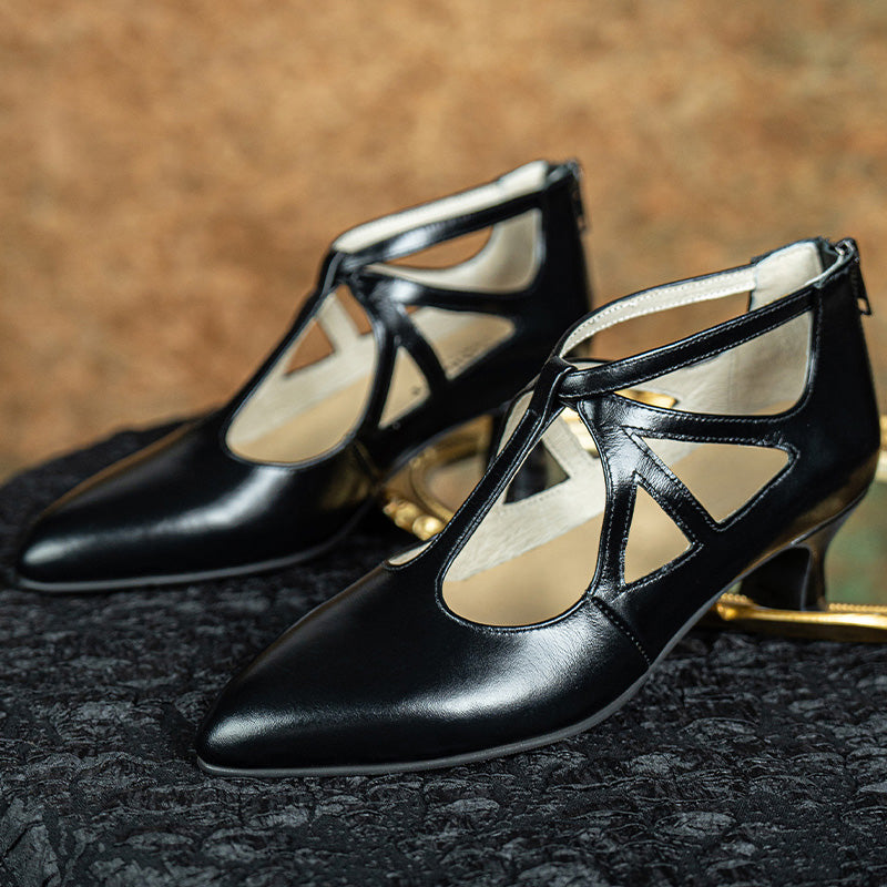 Escarpins Mary Jane Faits Main Vintage en Cuir Ciré Découpé avec T-Strap en Noir