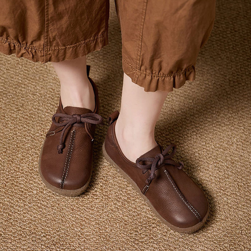 Bottines Plates en Cuir Plein Grain Souple à Lacets pour Femmes en Café/Gris