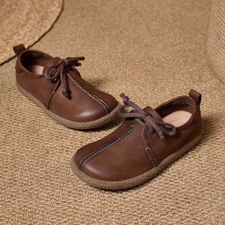 Bottines Plates en Cuir Plein Grain Souple à Lacets pour Femmes en Café/Gris