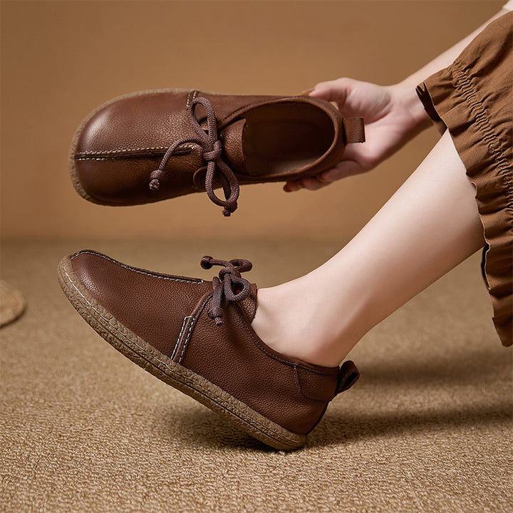 Bottines Plates en Cuir Plein Grain Souple à Lacets pour Femmes en Café/Gris