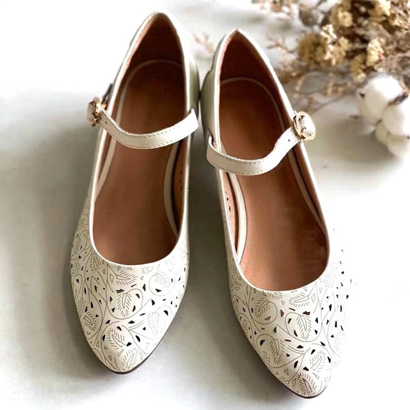 dwarves93-2 pumps 5.5 White