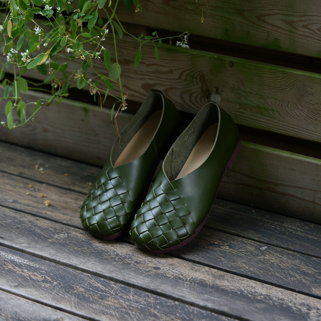 Retro Woven Soft Leather Barefoot Flats For Women Round Toe In Beige/Black/Green/Coffee 7.5 / Coffee
