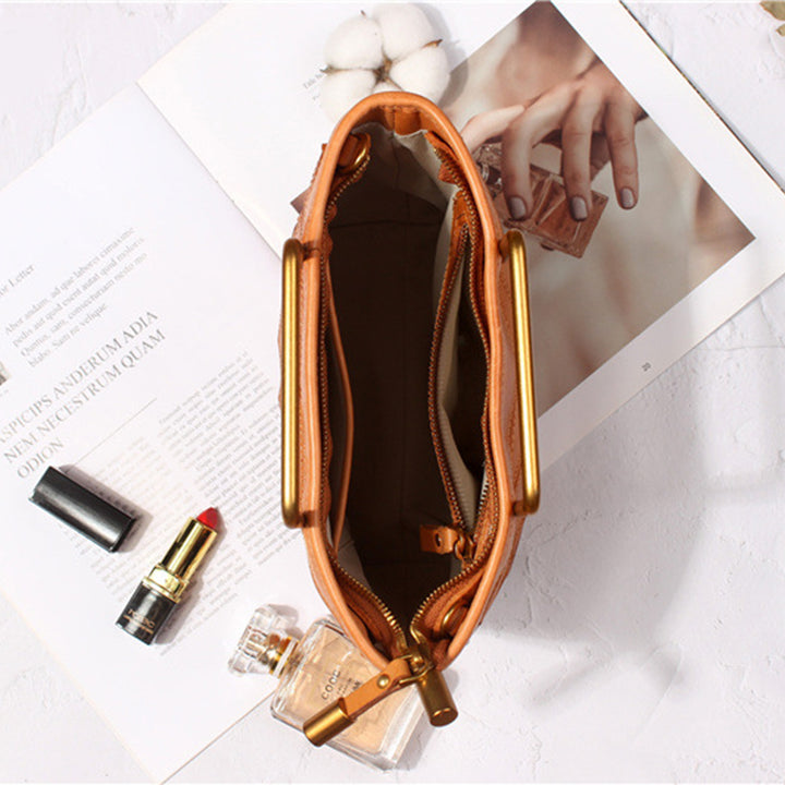 Sac seau avec Poignée en Métal et Motif Matelassé, Sac à Bandoulière Fait Main en Cuir Végétal Tanné en 4 Couleurs