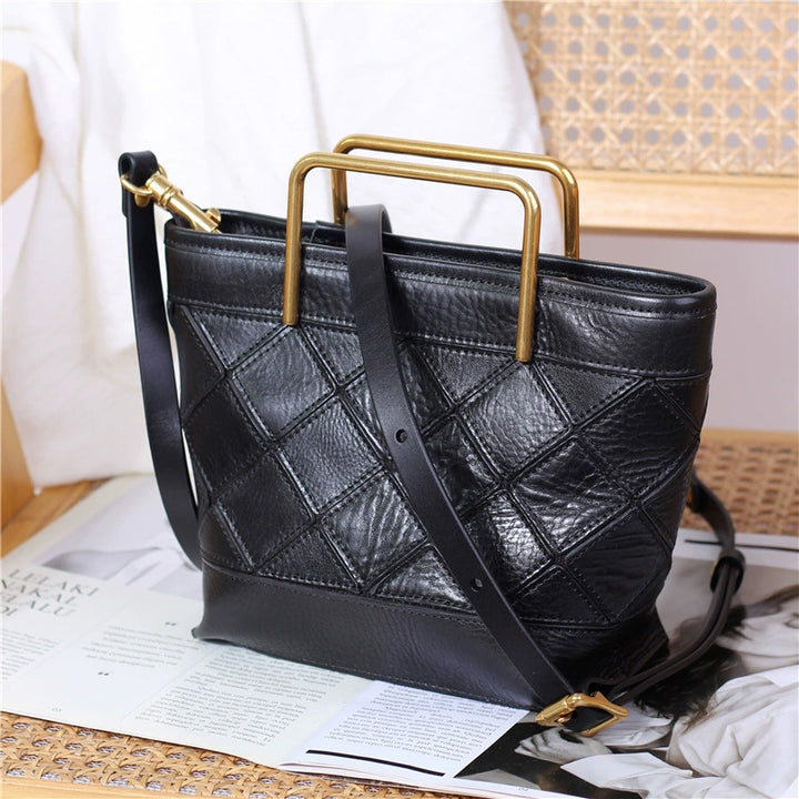 Sac seau avec Poignée en Métal et Motif Matelassé, Sac à Bandoulière Fait Main en Cuir Végétal Tanné en 4 Couleurs