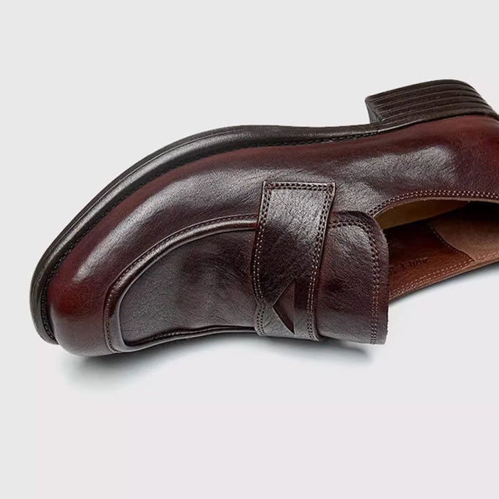  Loafers 