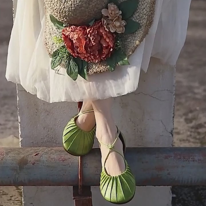 Ballerines en cuir véritable pour femmes, bout rond plié découpé en vert/café