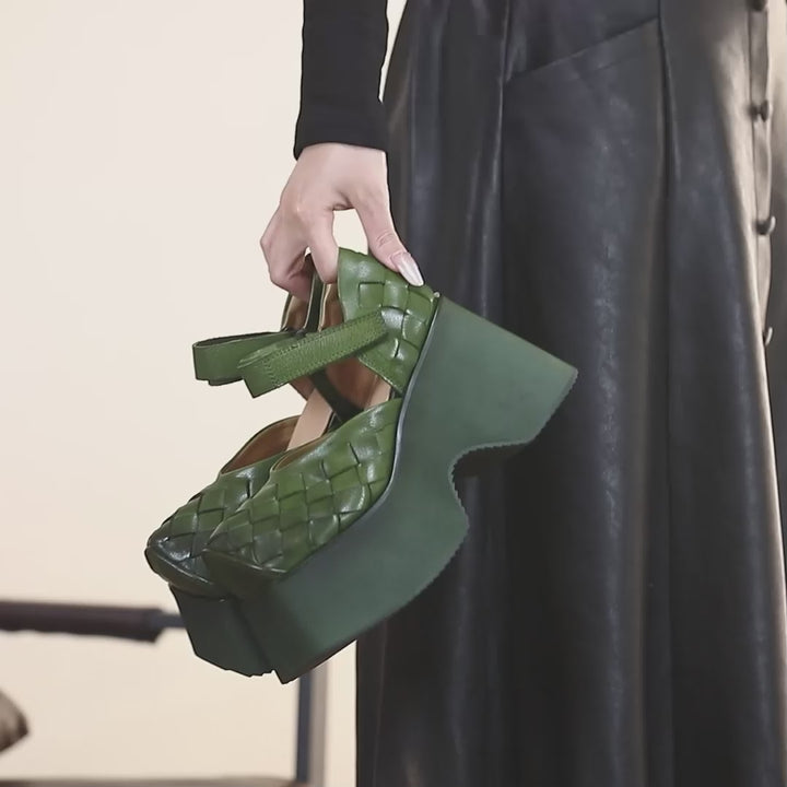 Talons plateforme Mary Jane à bout carré en cuir tressé de 100 mm en vert/noir