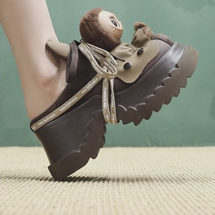 Mules à plateforme chunky de designer Y2K en cuir de poupée avec rivets de 80 mm en noir/café