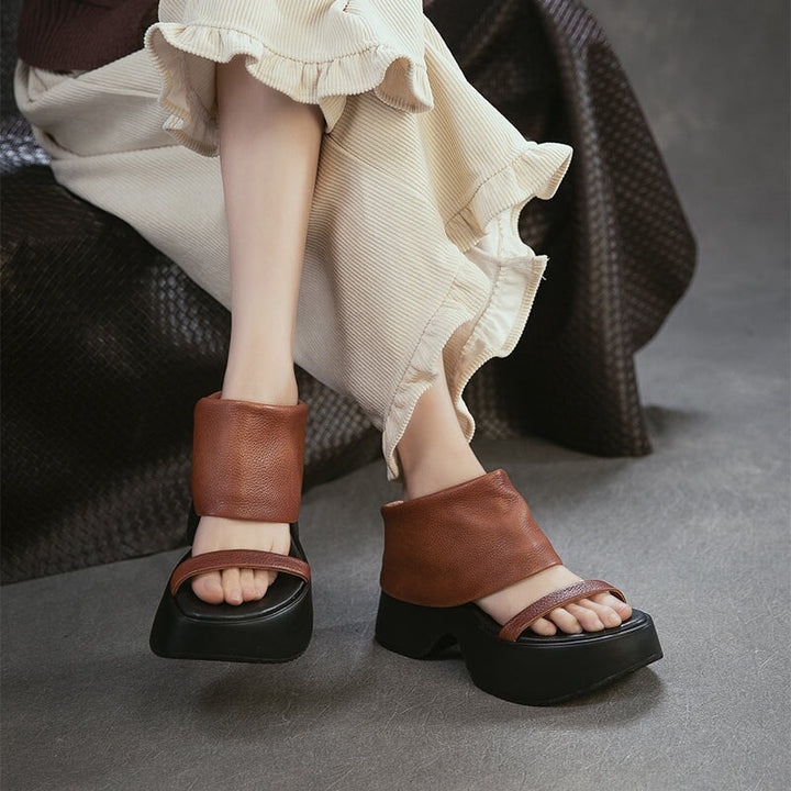  Sandals 
