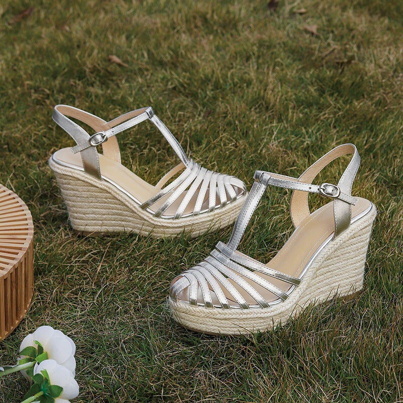  Sandals 