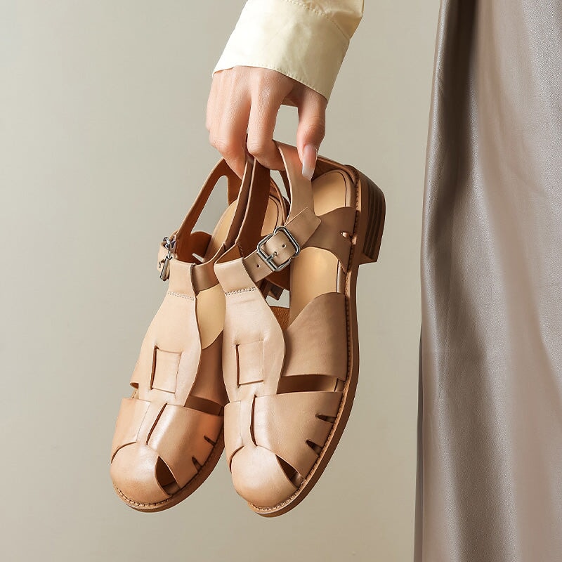  Sandals 
