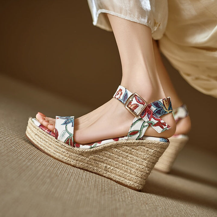  Sandals 