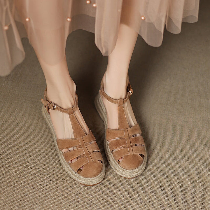  Sandals 