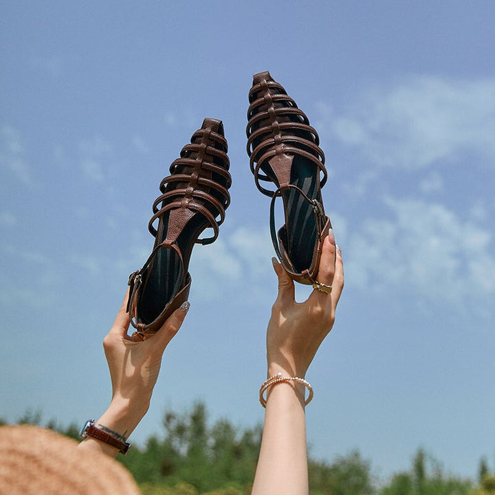  Sandals 