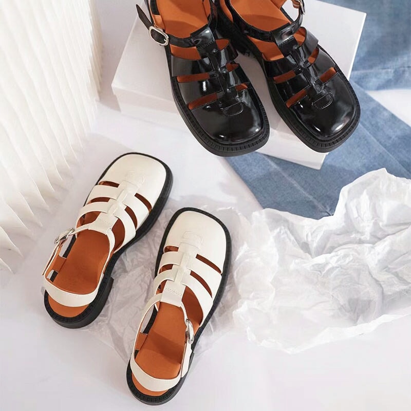  Sandals 