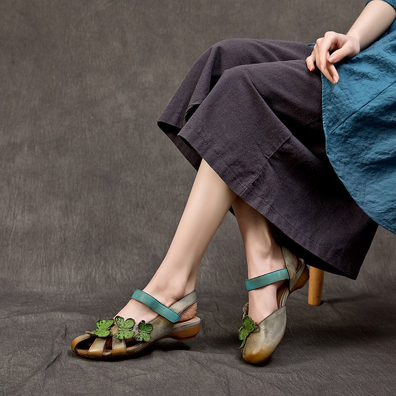  Sandals 